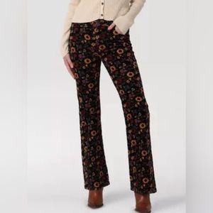 Wrangler women’s fierce flared floral print cord